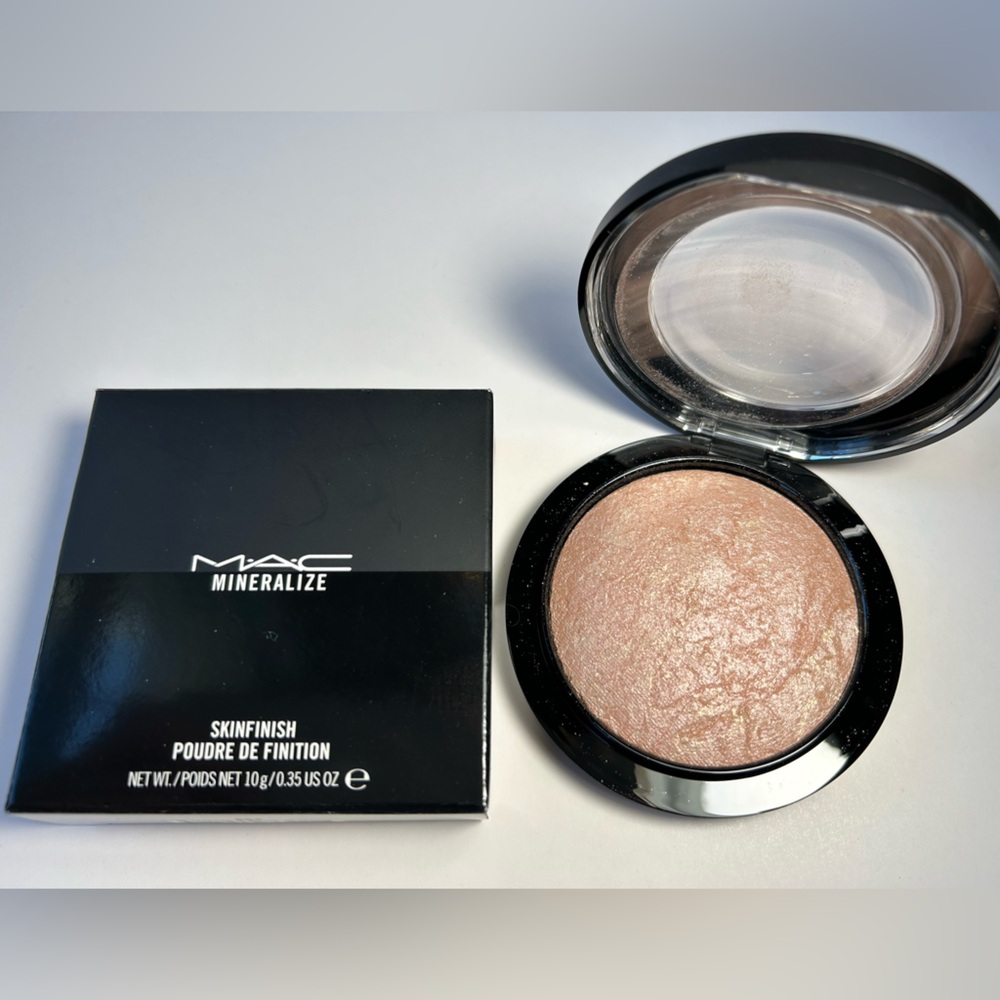 NWT🌷MAC Cosmetics Mineralize Skinfinish Powder Highlighter in “Soft & Gentle”